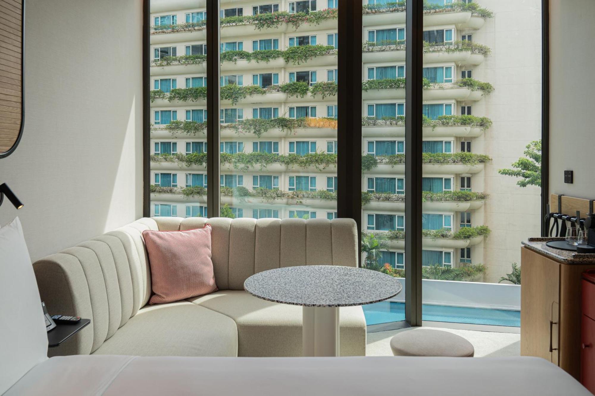 The Standard, 5* Singapore